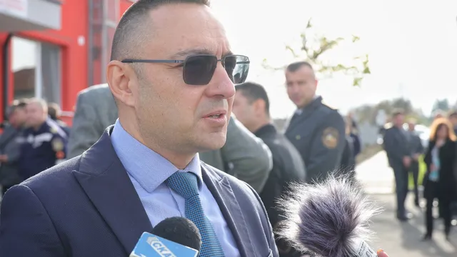 Джартов: Огнеборци дежурят на местата, където има много хора