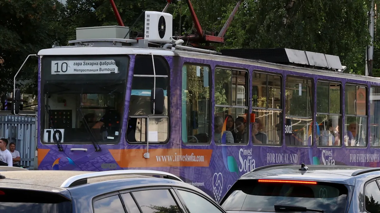 Временна промяна за плащането с банкова карта в градския транспорт