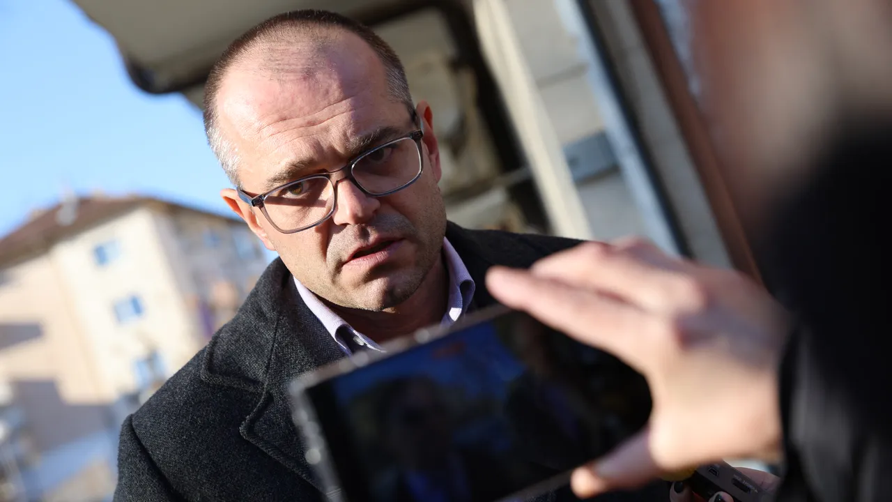 Шефът на КЗП: Може да плащаме смесено, но рестото трябва да е в една валута