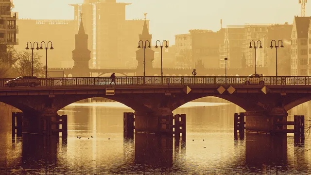 Пожар остави без ток квартал в Берлин