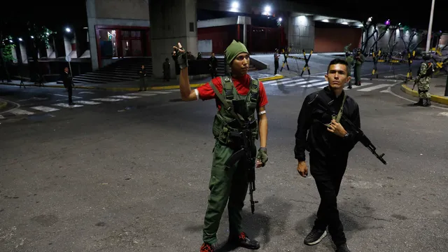 Силите за сигурност патрулират улиците на Каракас