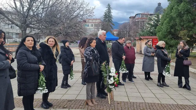 Дупница почете жертвите от американските бомбардировки през 1944 г. над града