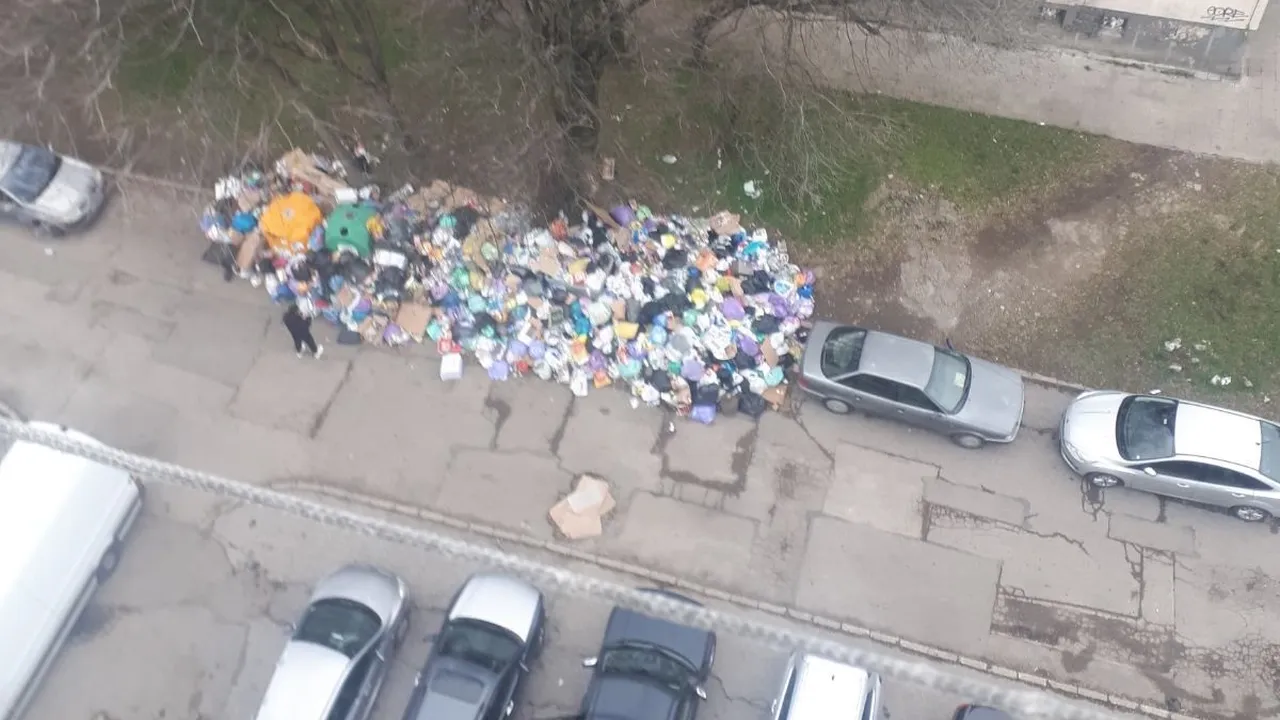 Неизвозен боклук повече от две седмици в София