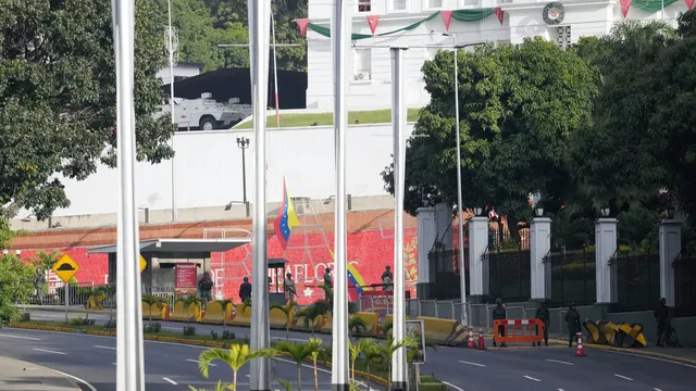 Стрелба край двореца „Мирафлорес“ в Каракас след прелитане на дронове