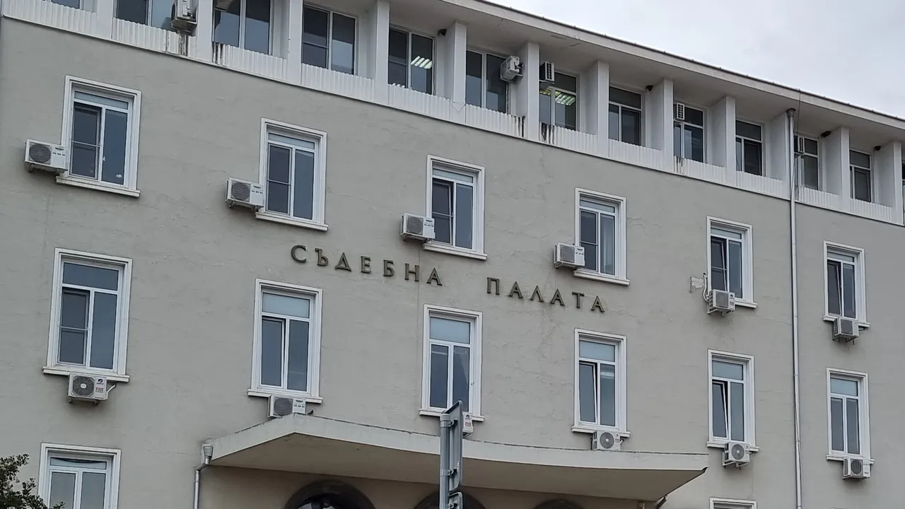 Син заплашил баща си с убийство, ако не му припише къщата си