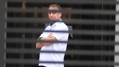 Болсонаро е в болница, след като паднал и си ударил главата