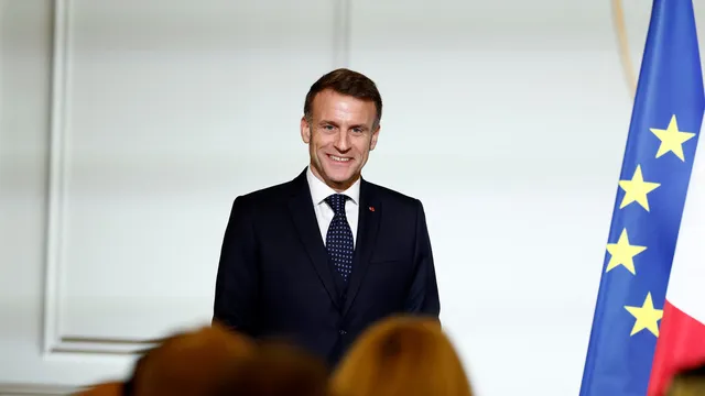 Флориан Филипо призова за отстраняването на Макрон заради позицията му за Украйна
