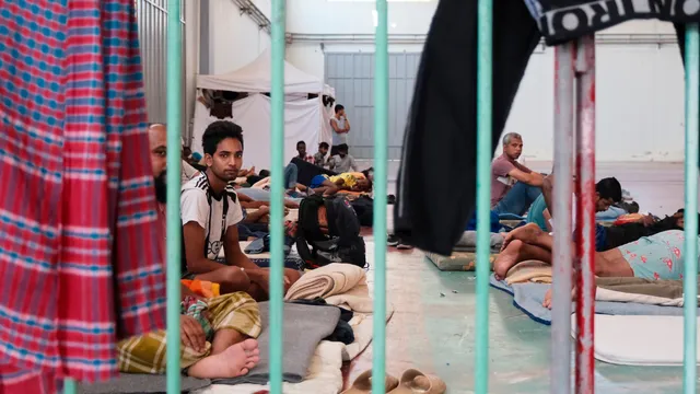 Мигрантите в ЕС намаляват, тези във Великобритания се увеличават