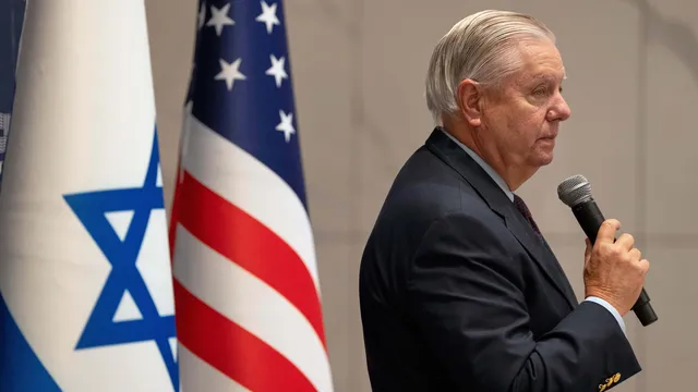 Американски сенатор заплаши аятолах Хаменей: Тръмп ще те убие