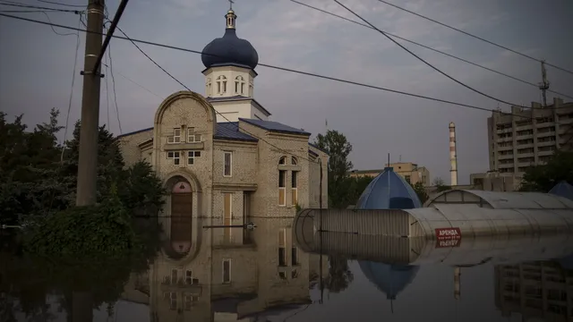 Русия обстрелва катедрала в Херсон