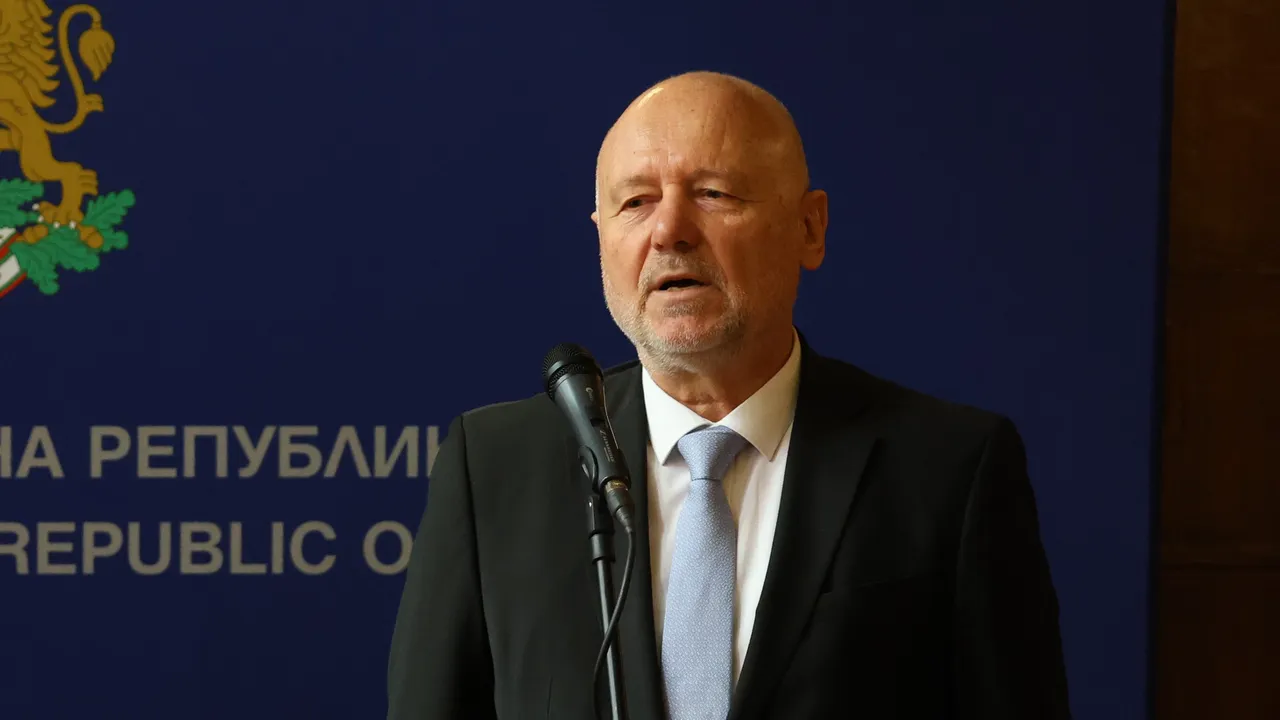 Тагарев: Не очаквам да има сблъсък между САЩ и Европа