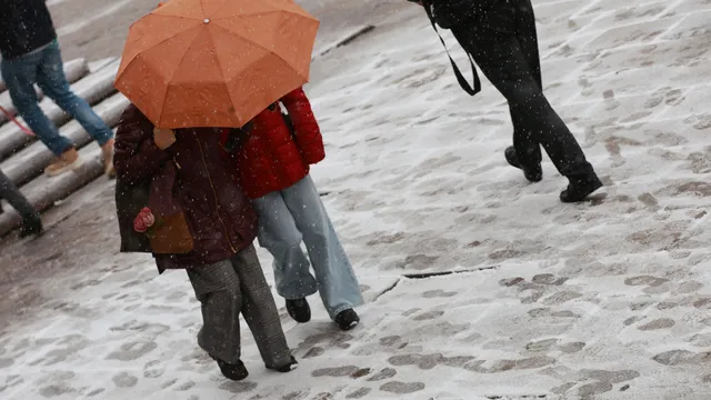 Заледената София: Стотици граждани са посетили "Пирогов", някои са оставени за оперативно лечение