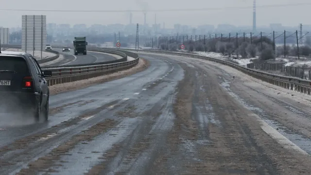 АПИ: Всички пътища в страната са обезопасени, като към момента има 490 снегорина на терен