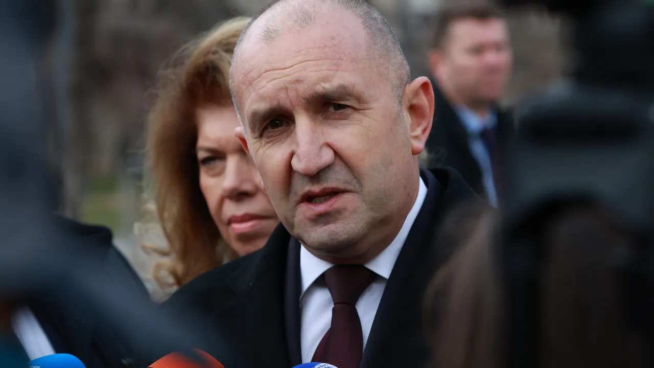 Радев връчва мандата за съставяне на кабинет на ГЕРБ в понделник