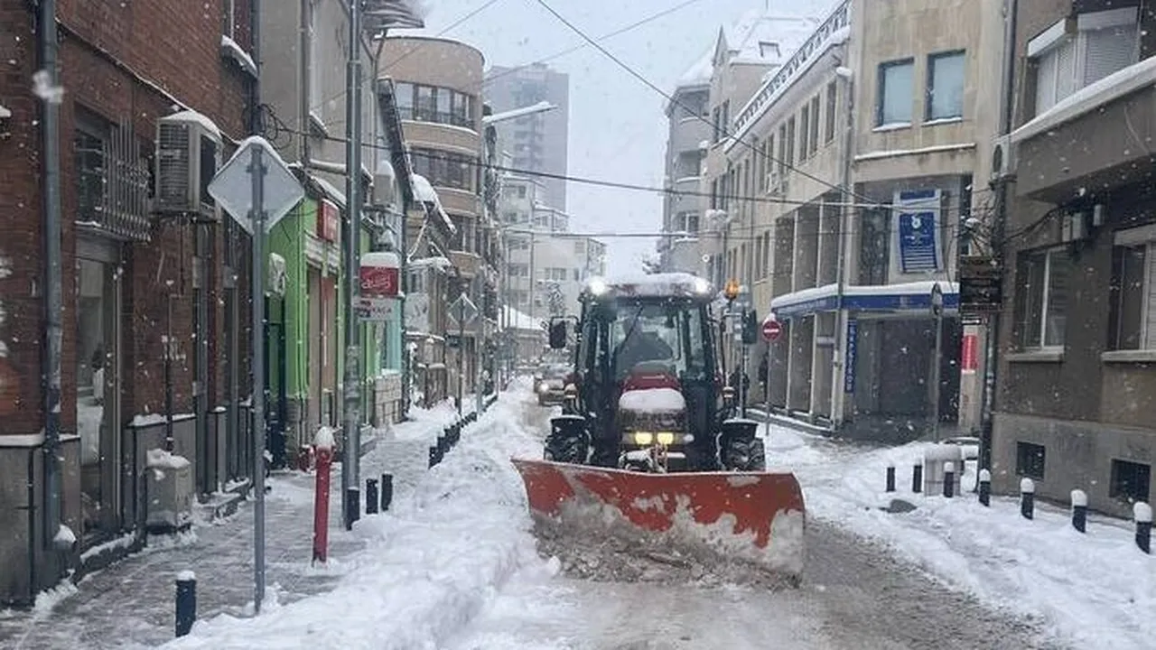 20 см сняг в Русенско, селата в областта са без ток