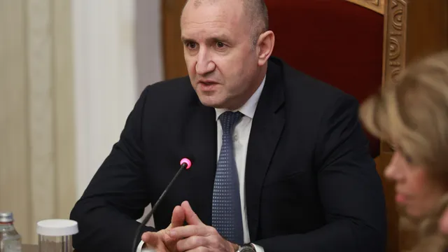 Полупрезидент или полупартиен лидер – Радев по пътя на  трансформацията