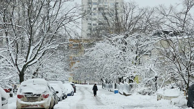 Студът затвори училищата в Русе