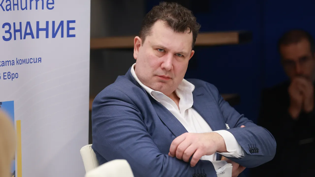 Радуков: Нямаме информация за разследване на вандалския акт срещу посолството ни в Скопие