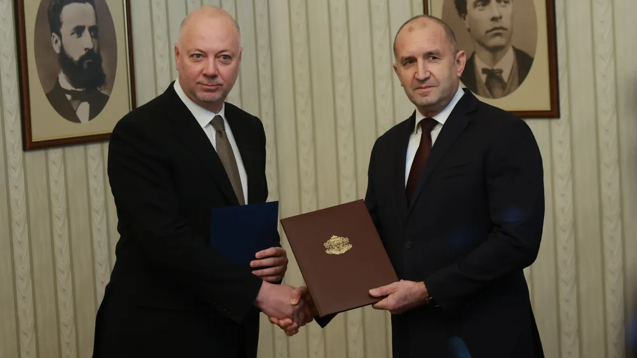 Предизвестено: Президентът връчи, ГЕРБ-СДС отказа мандат за съставяне на кабинет