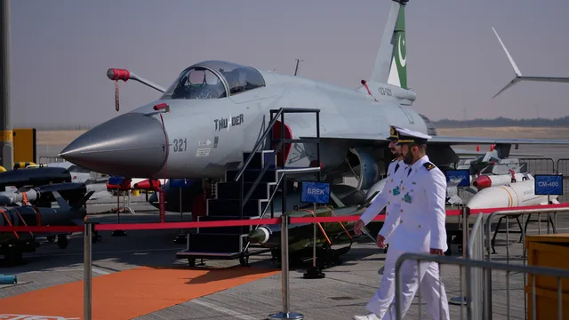 Пакистан и Индонезия подготвят сделка за изтребители и дронове