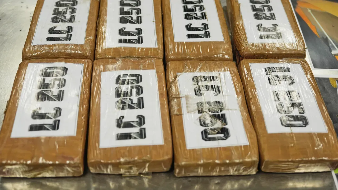 Швеция залови пратка с три метрични тона кокаин