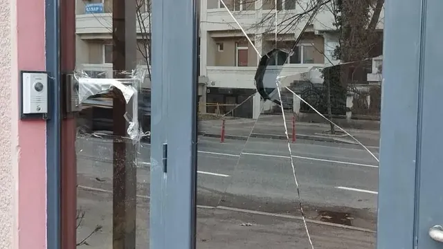 Прокуратурата в Скопие: Мъжът, повредил българското посолство, действал "от омраза"