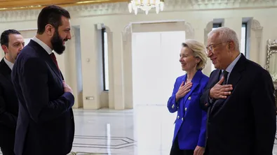 ЕС следи ситуацията в Сирия, призова за единството на страната