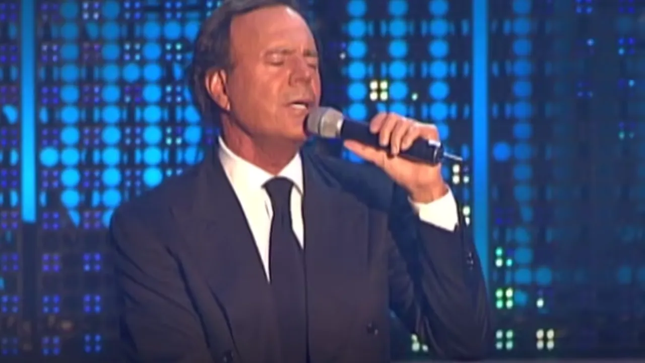 Хулио Иглесиас с обвинения за сексуално насилие от бивши служителки