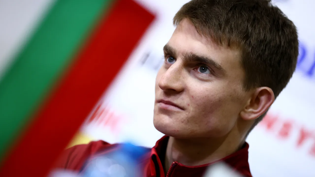 Александър Кръшняк с историческо сребро на Световната купа по сноуборд