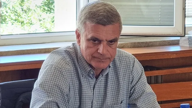 Стефан Янев: Въпросът за партия на Радев е към него