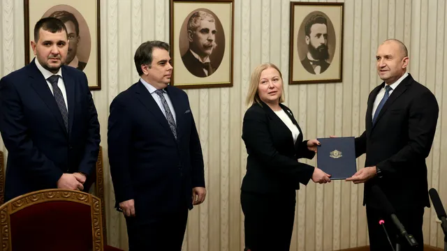 Очаквано: И ПП-ДБ върнаха мандата за съставяне на кабинет