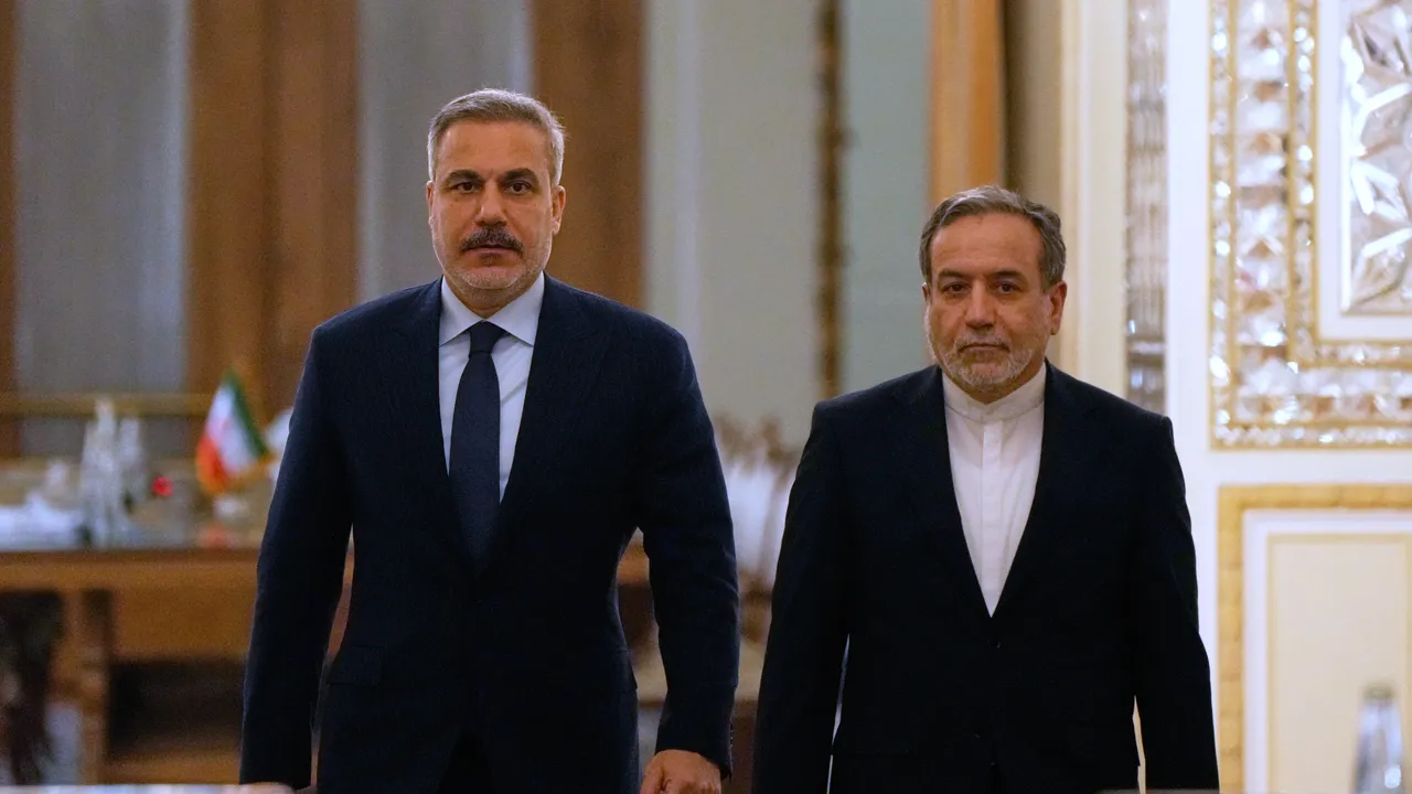 Външните министри на Турция и Иран с два разговора за 24 часа