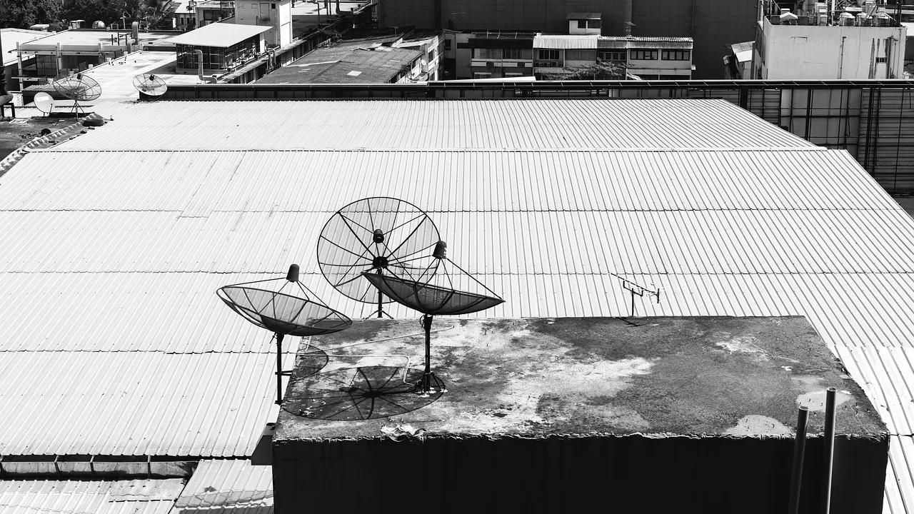 Иранските власти в игра на "котка и мишка" с интернета на Starlink