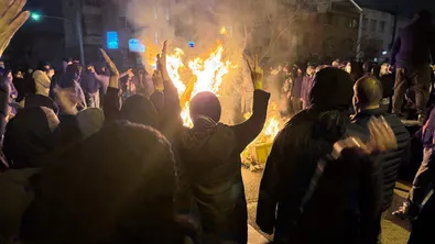 Полша и Италия призоваха гражданите си да напуснат Иран