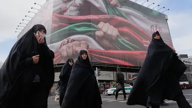 Режимът в Иран "задуши" протестите, но опасностите пред него остават