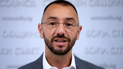 Хекимян по темата с боклука: Васил Терзиев живее в паралелна реалност
