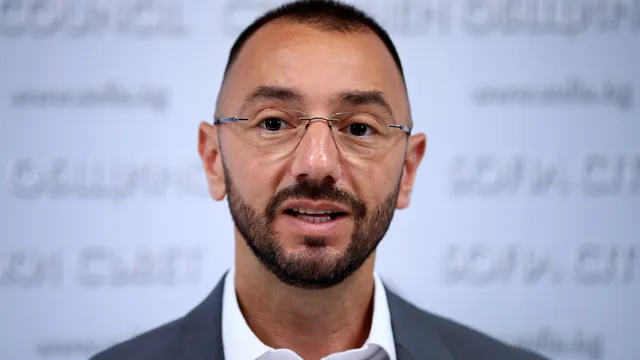 Хекимян по темата с боклука: Васил Терзиев живее в паралелна реалност