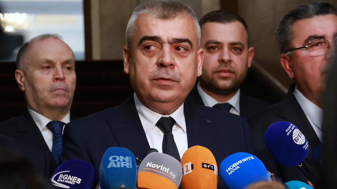 АПС: Върнахме мандата, защото този парламент не може да произведе нещо положително