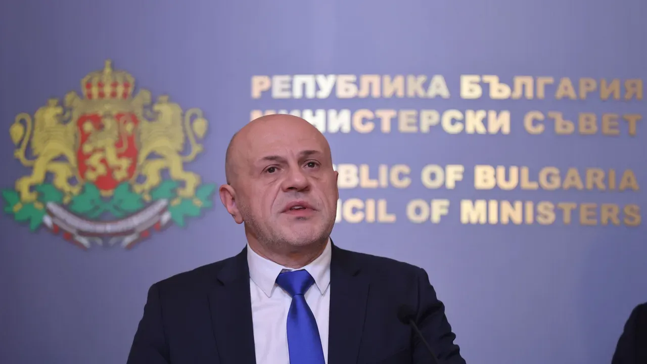 Томислав Дончев: Вносът на работна ръка от трети държави е временна мярка