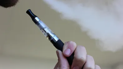 15-годишно момче в болница след комбинация от вейп и енергийни напитки