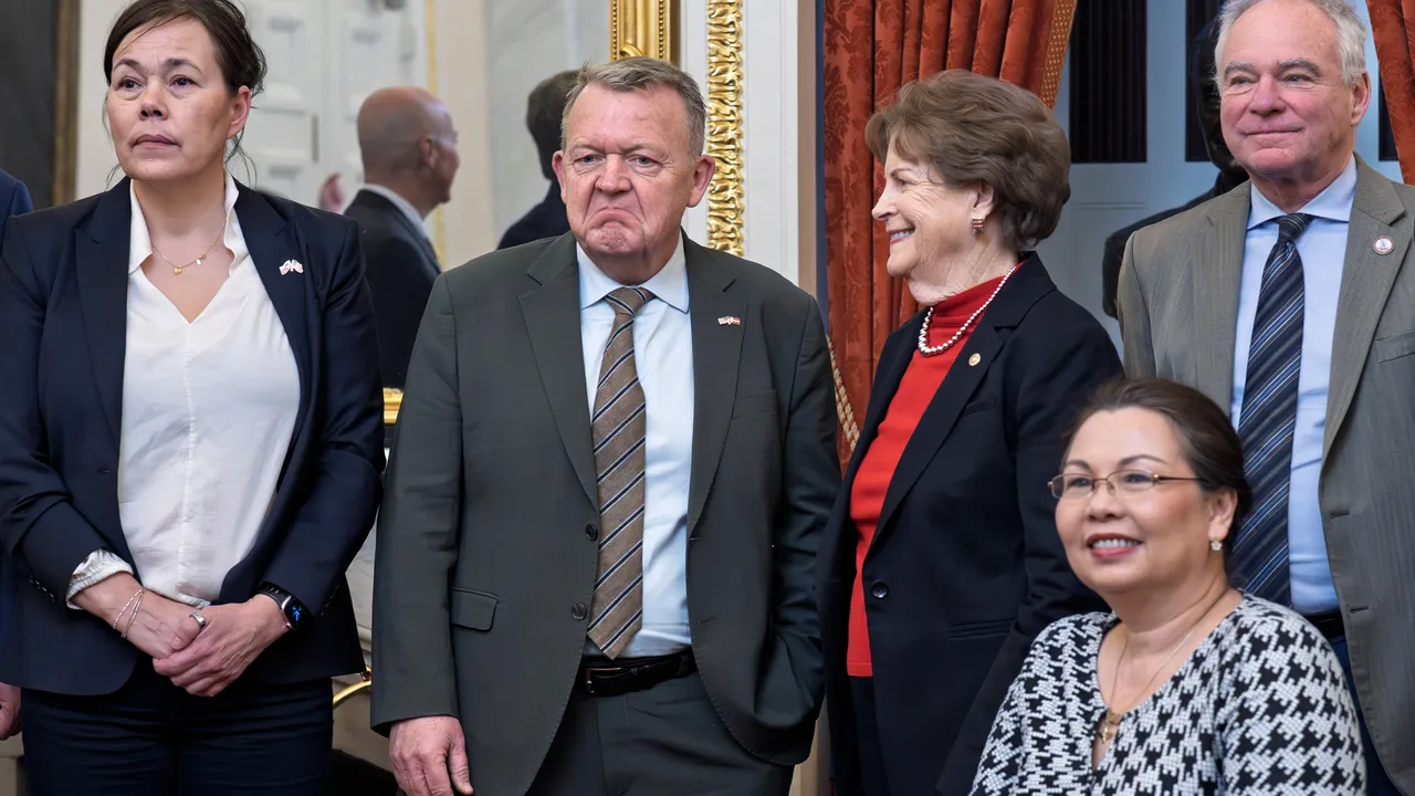 В знак на подкрепа за Дания американски законодатели пристигат в Копенхаген