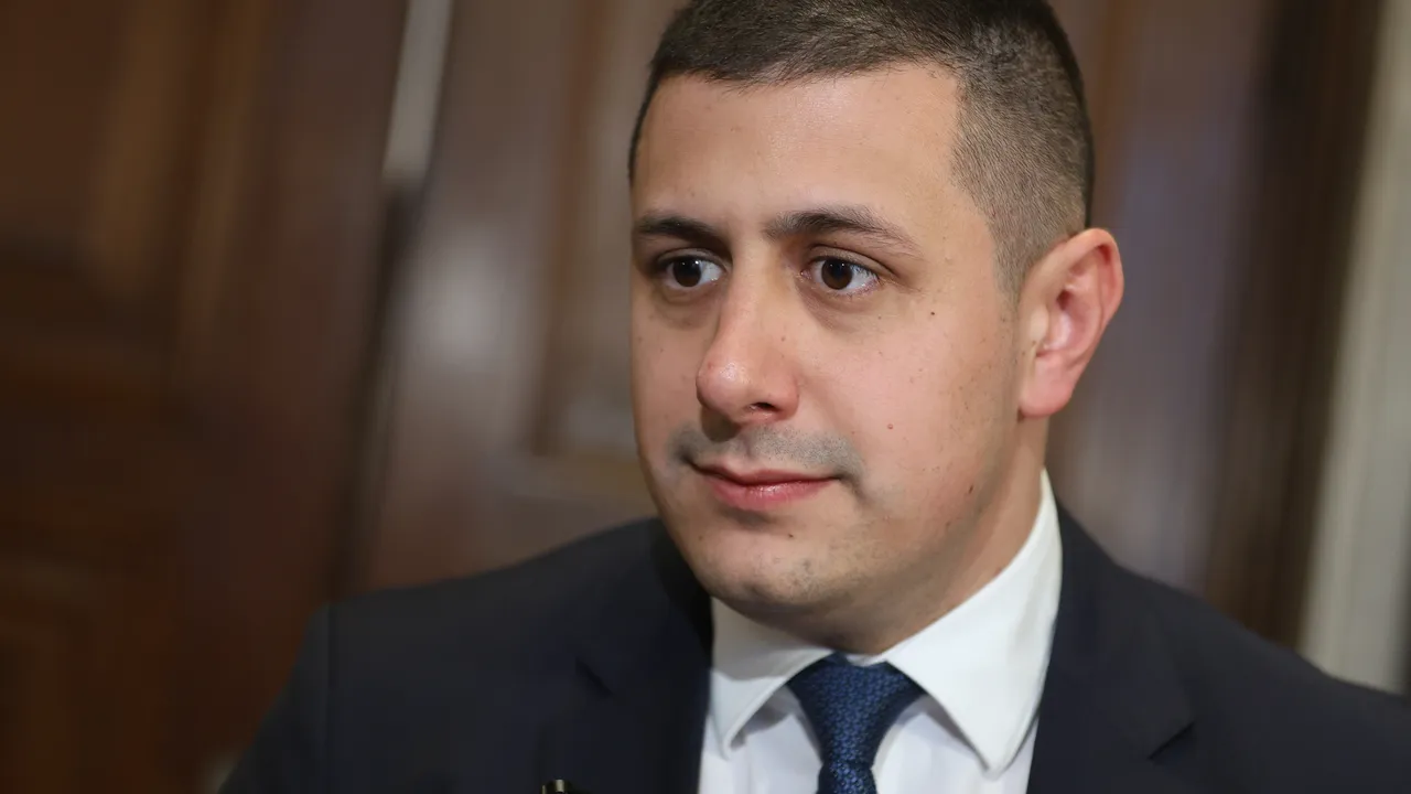 Атанасов, БСП: Искаме машините на вота да вадят протокол