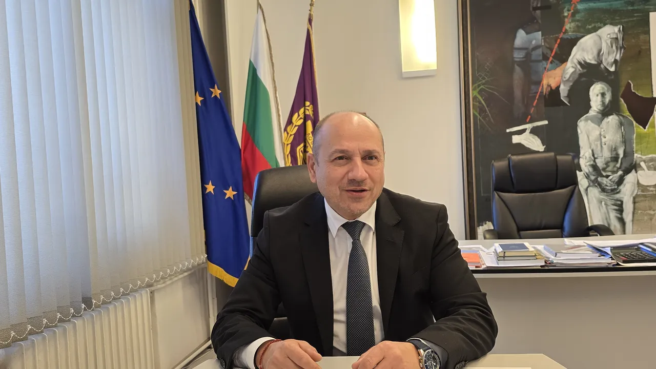 Кметът на Ловеч отново иска дългосрочен заем със същия залог