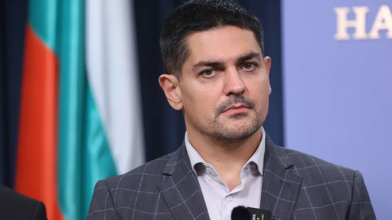 Радостин Василев: Връщането на Ахмед Доган в политиката е груба грешка