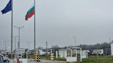 Мащабен удар срещу наркотрафика на „Лесово“: задържани близо 700 кг марихуана