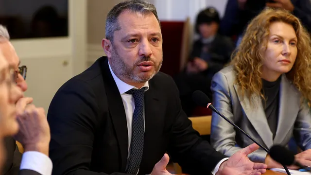 Делян Добрев към Асен Василев: „Чистокръвен сталинист“