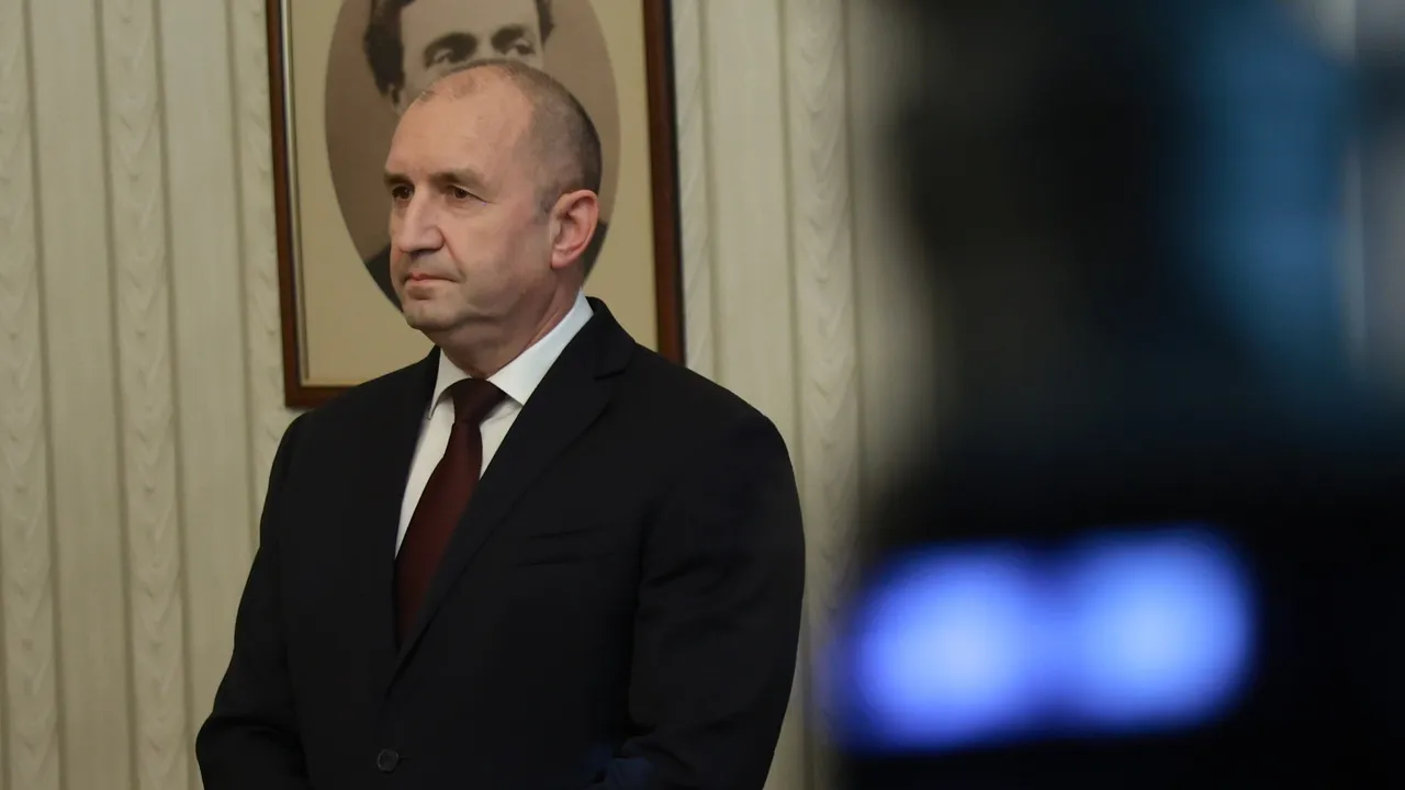 Оставката на Румен Радев като президент: Какво следва?