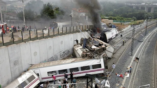 Счупена връзка на релсите е причината за влаковата катастрофа в Испания