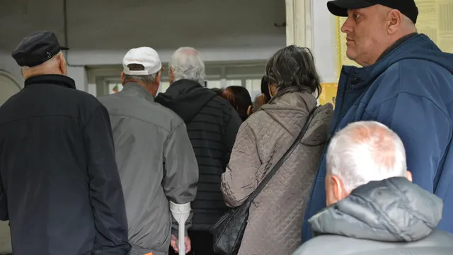 Българските пенсионери подкрепят Радев, но имат три ключови условия