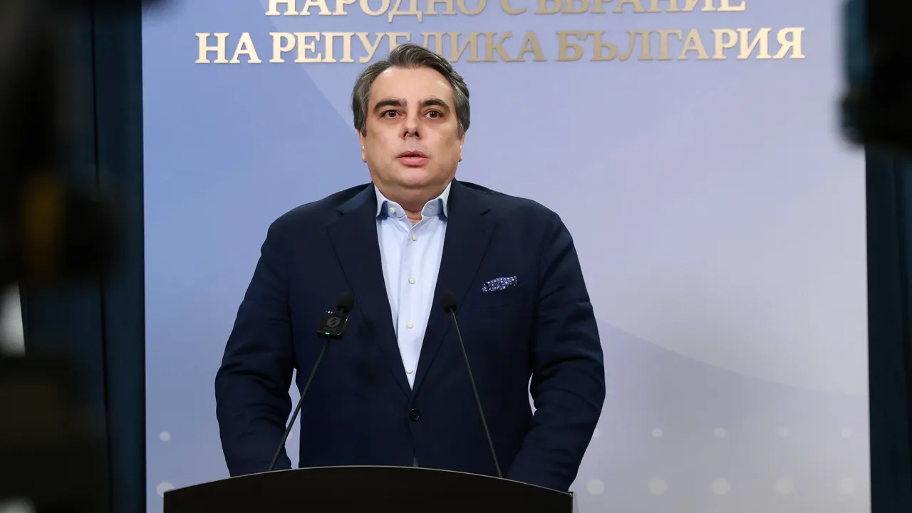 Асен Василев: Този вот ще бъде съдбоносен за България, изборът е ваш